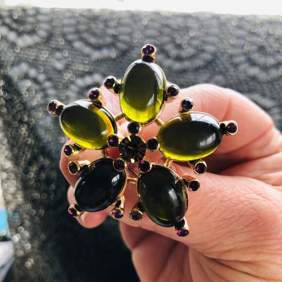 Vintage Brooch Gold Tone Green Stone Flower - Picture 3 of 5